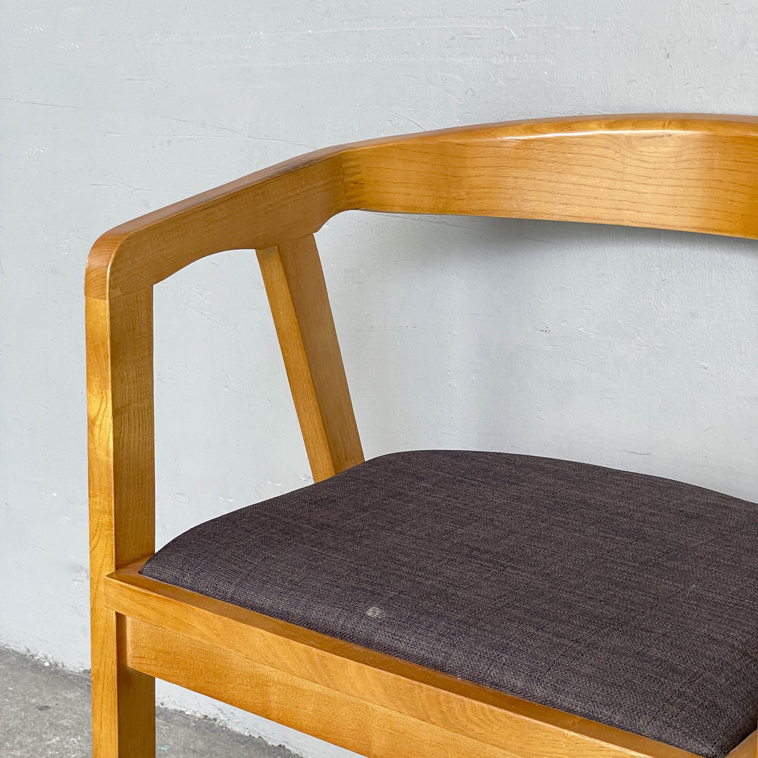 SF Curved-Back Dining Armchair