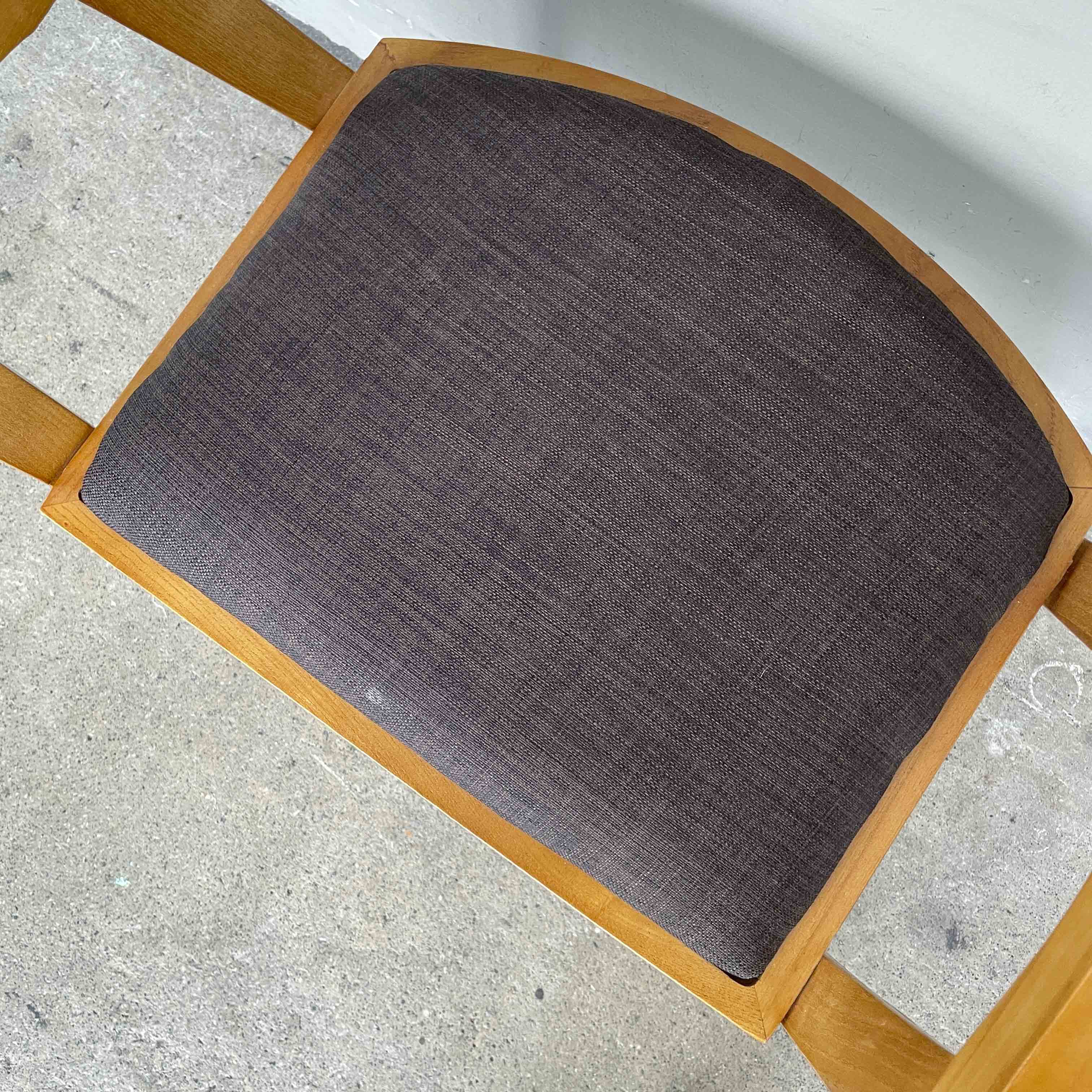 SF Curved-Back Dining Armchair