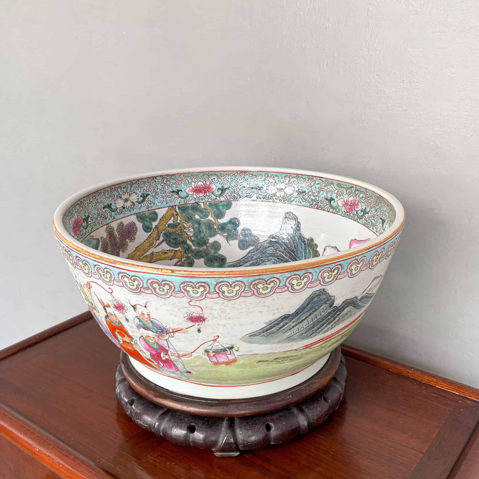 Famille Rose Large Porcelain Bowl - 100 Children in Garden 百子图