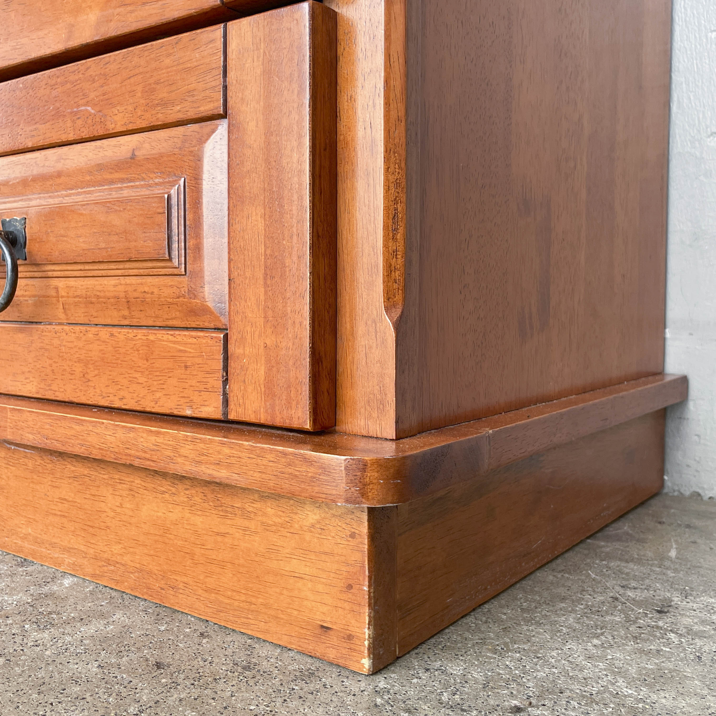 Classic Wooden Chest of Drawers