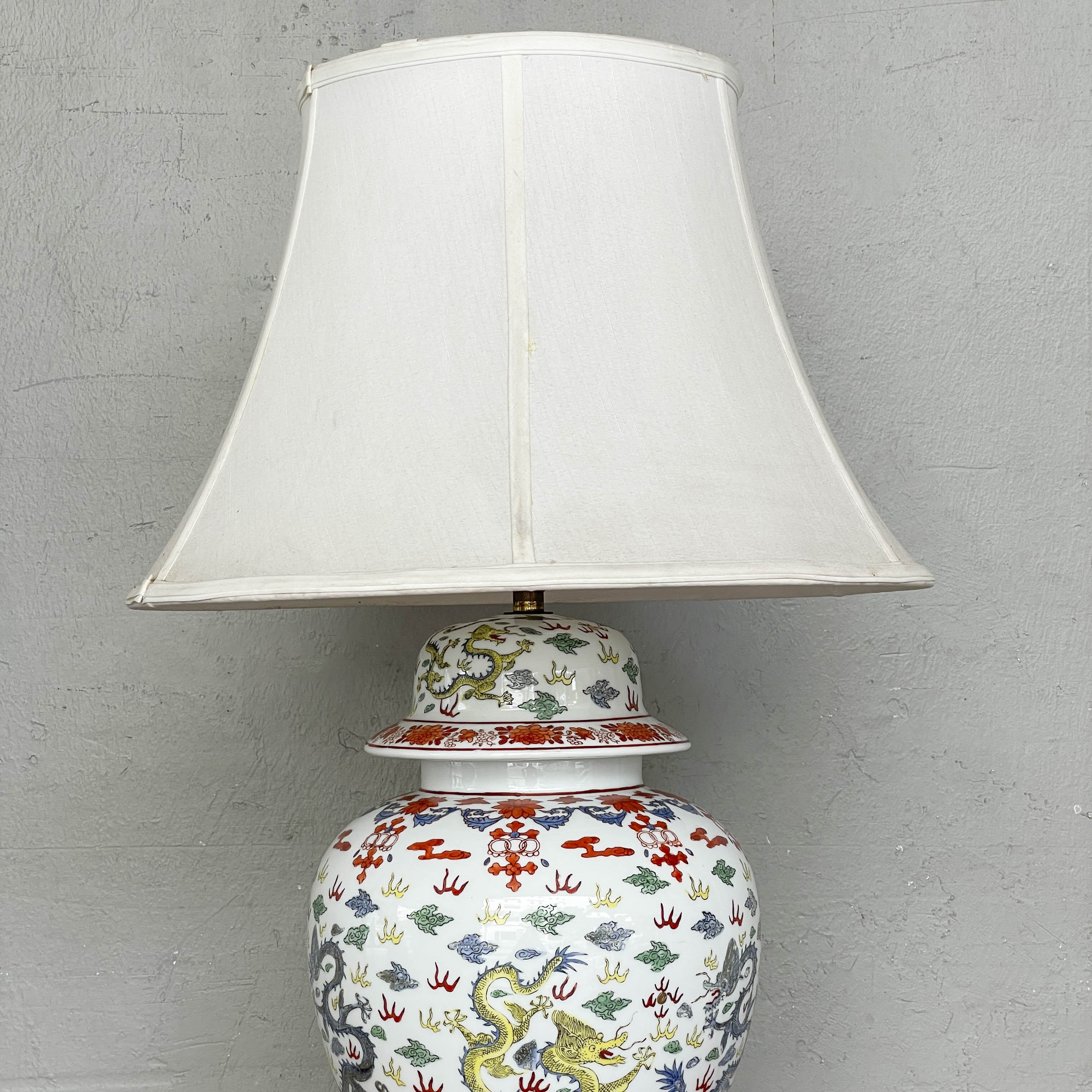 Chinese Porcelain Jar Table Lamp with Dragon Motifs