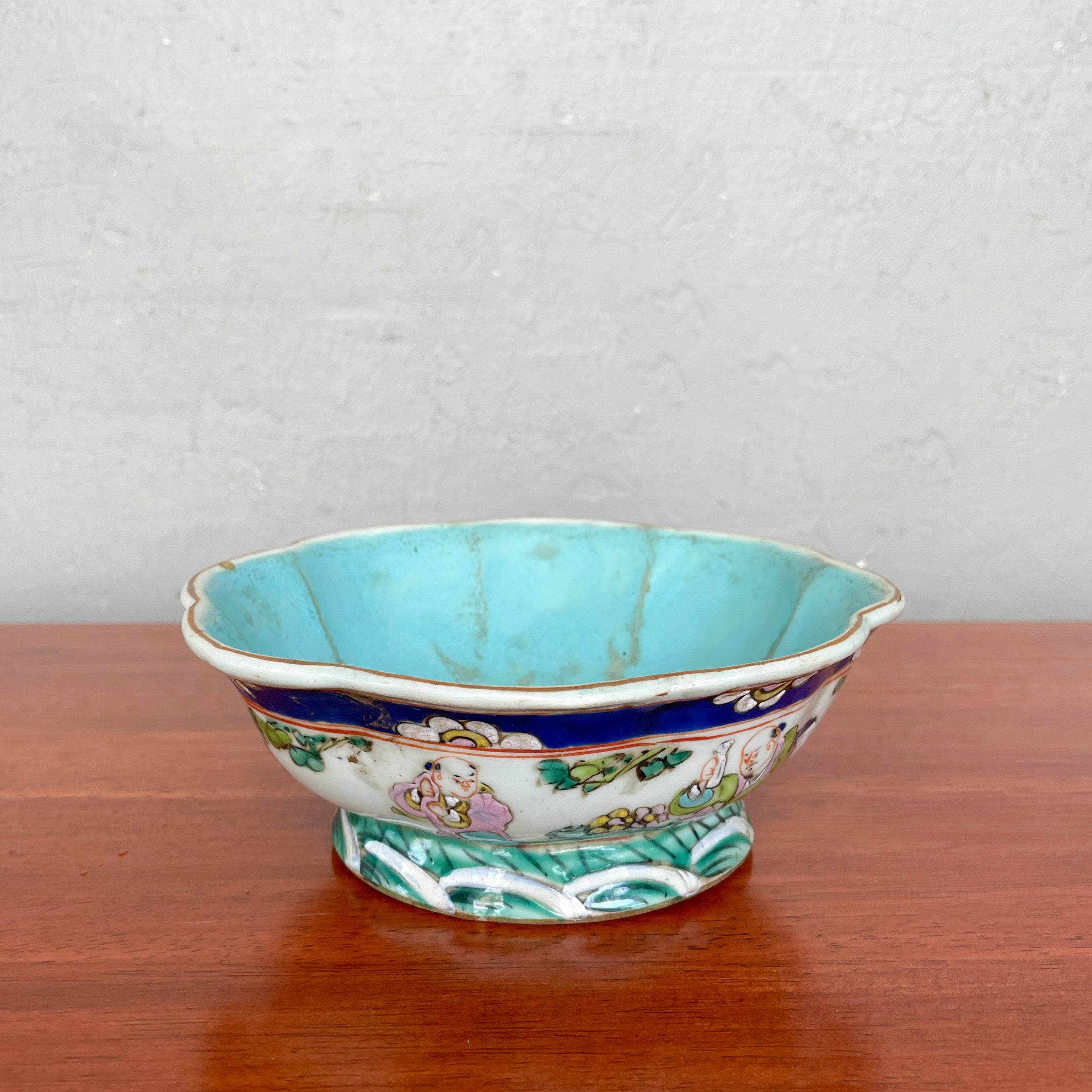 Vintage Chinese Porcelain Footed Dish - Round Scalloped