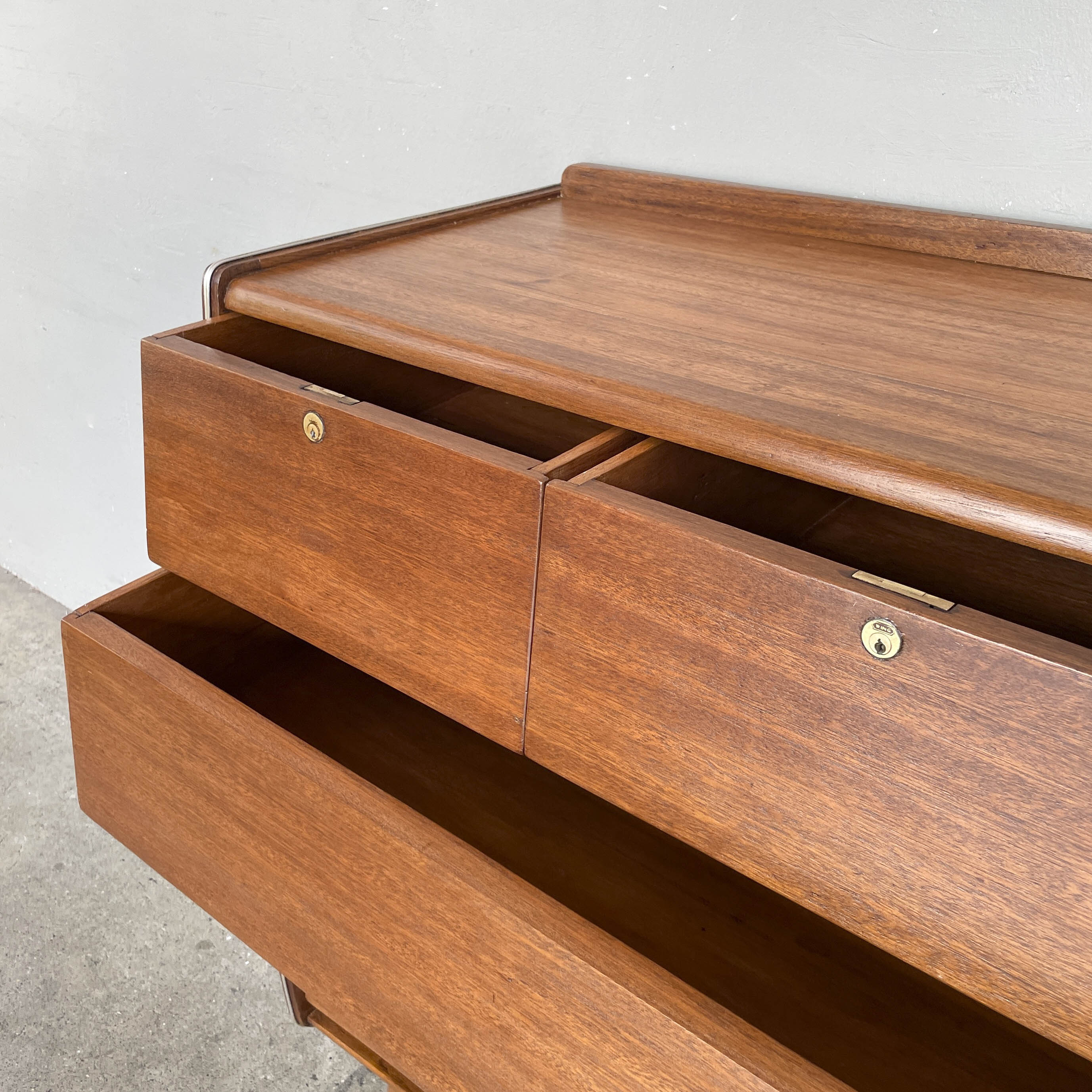 Refurbished Vintage Chest of Drawers with Curved Sides