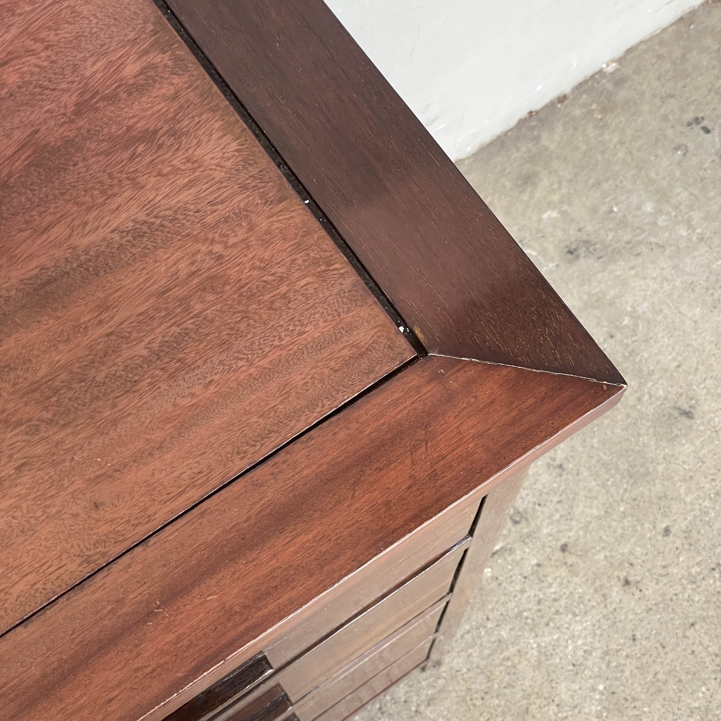 Chest of Drawers with Circular Pulls