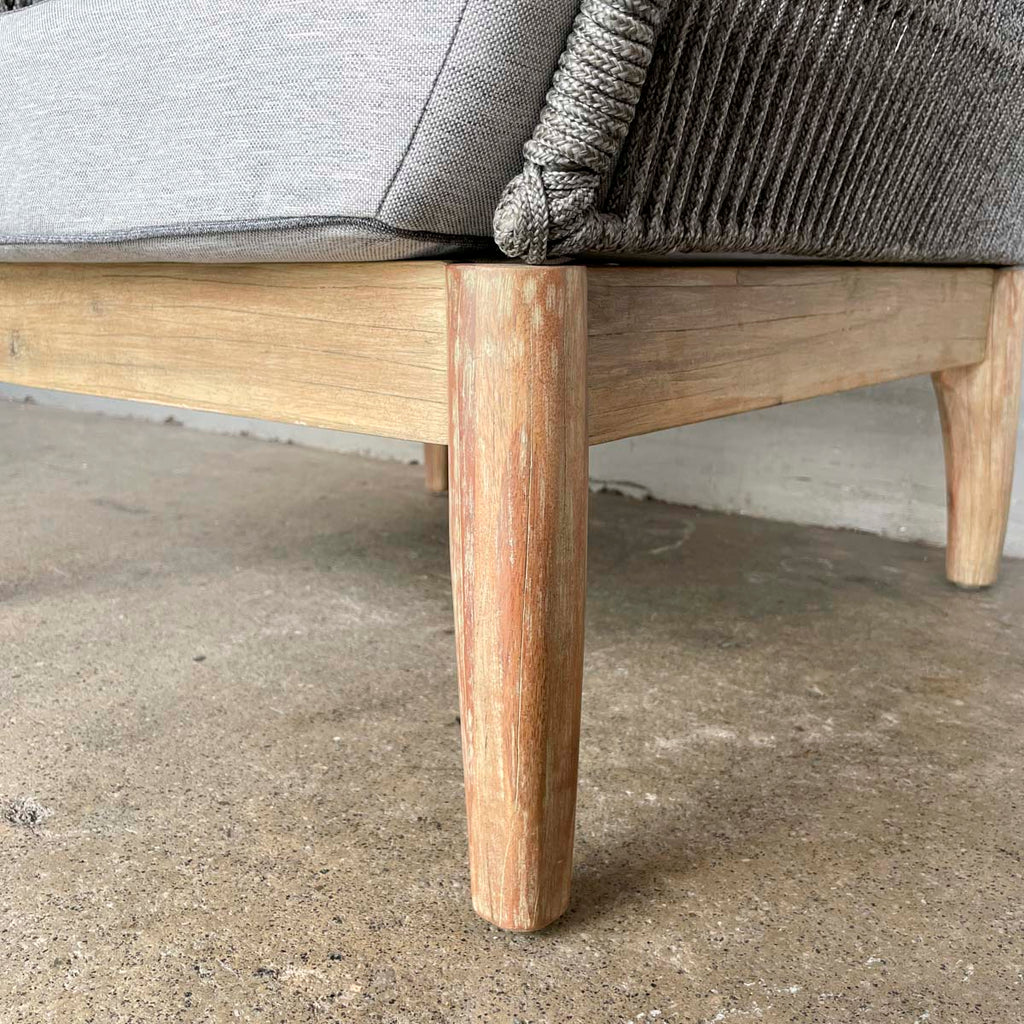 Brand New Outdoor 1 Seater - Rope Design