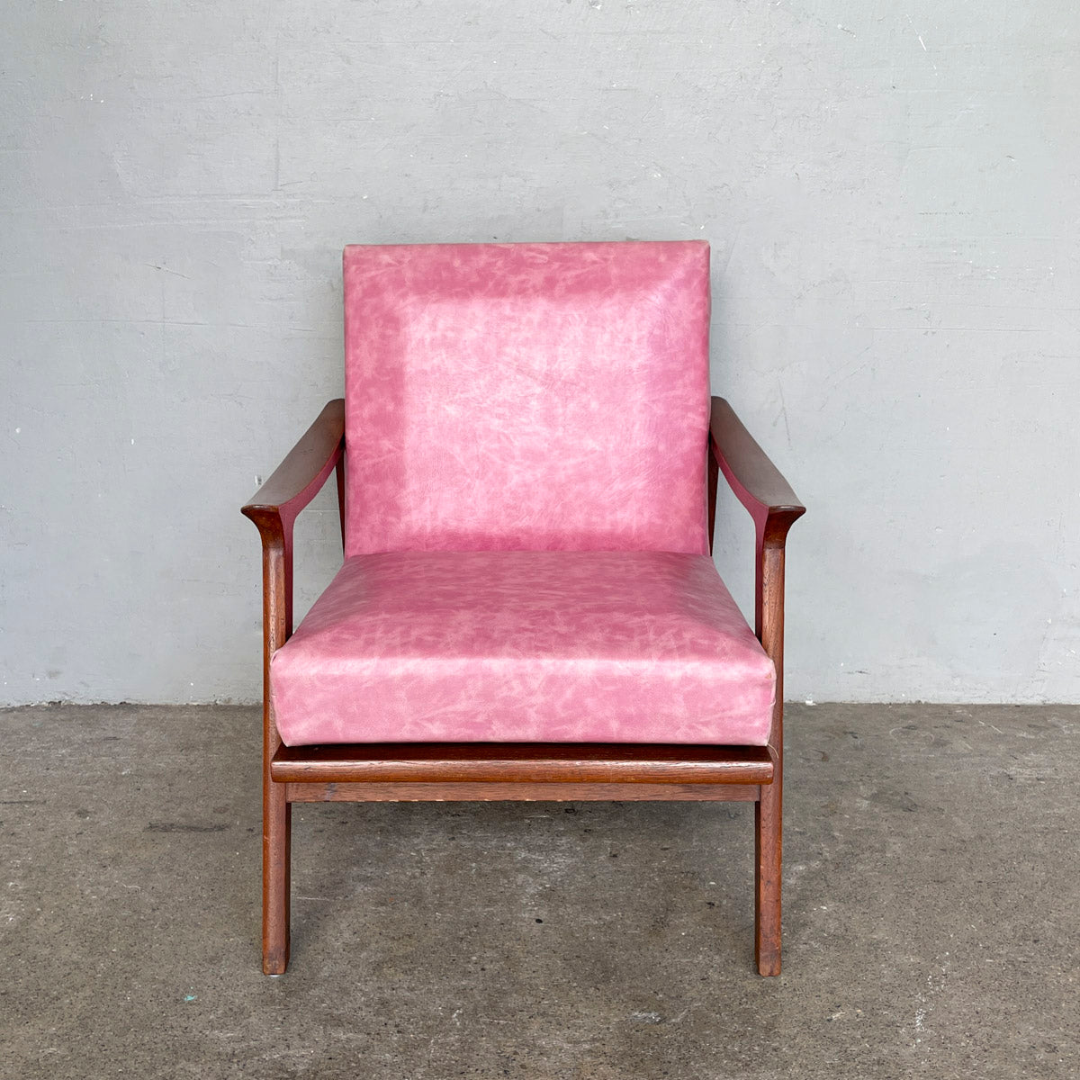 Original Vintage Pak Awang Armchair in Pink Vinyl