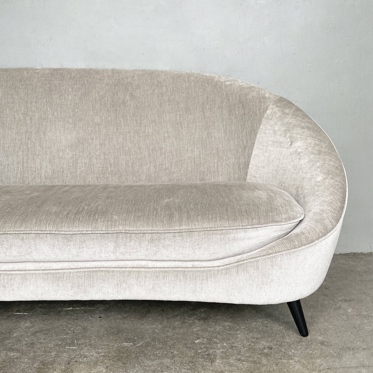 Vibieffe 650 Nido Curved Sofa in Greige