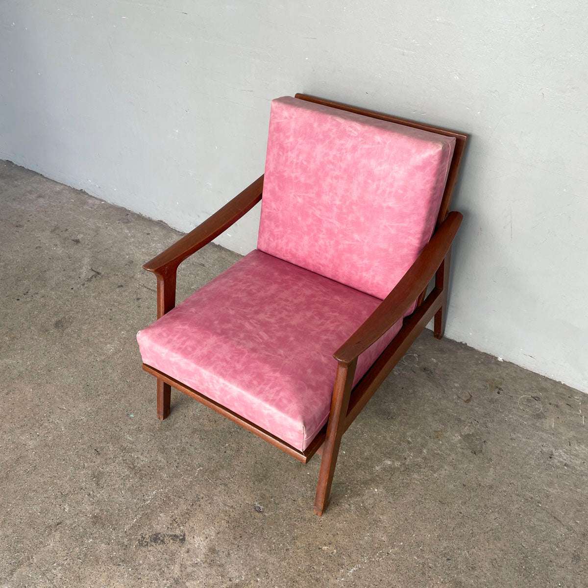 Original Vintage Pak Awang Armchair in Pink Vinyl