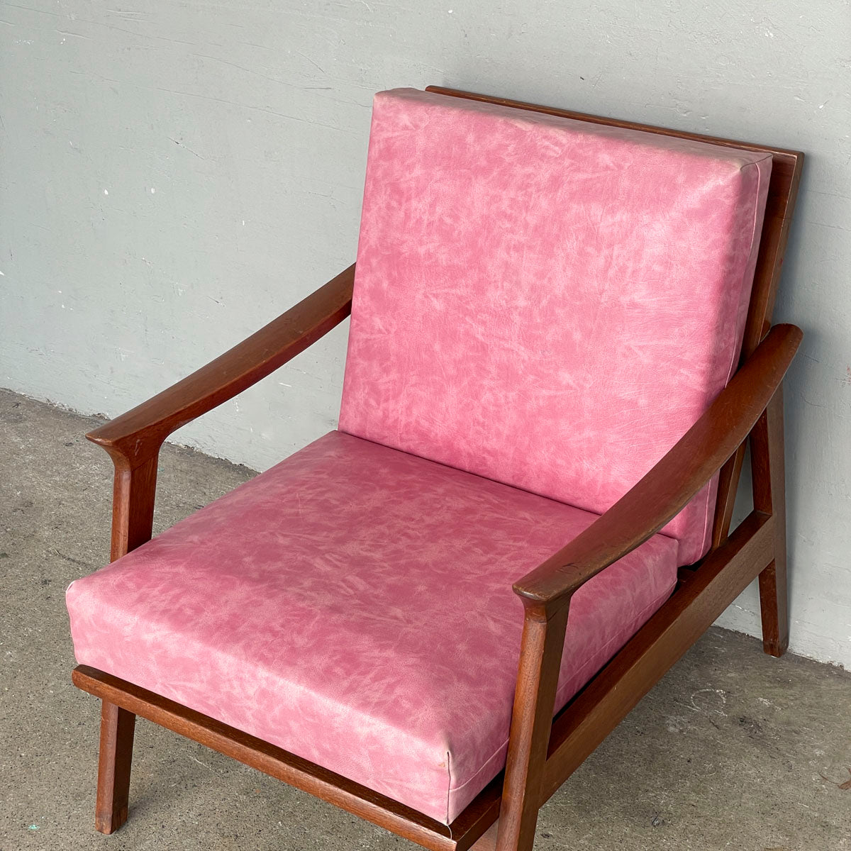 Original Vintage Pak Awang Armchair in Pink Vinyl
