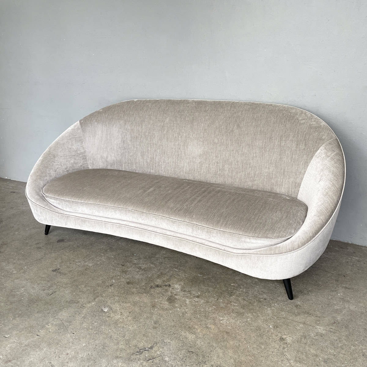 Vibieffe 650 Nido Curved Sofa in Greige