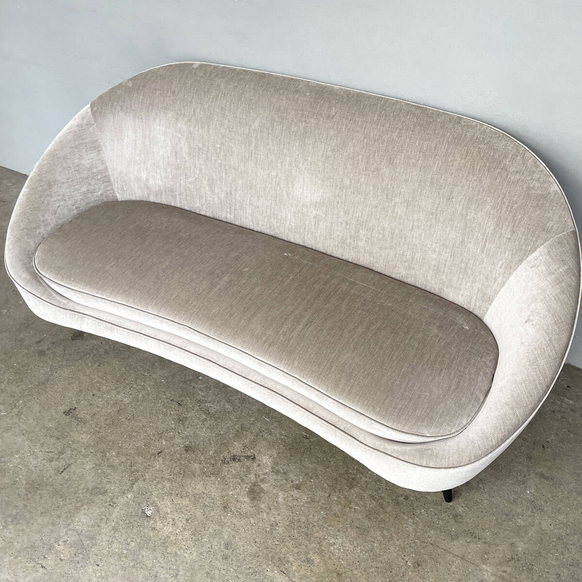 Vibieffe 650 Nido Curved Sofa in Greige