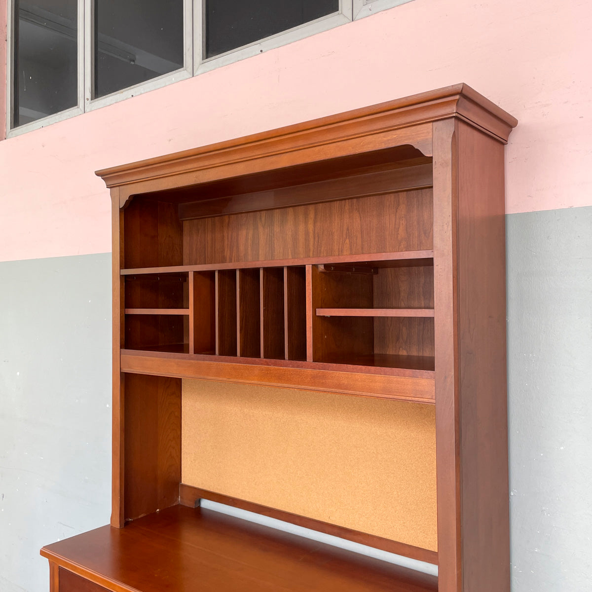 Thomasville Classic Study Desk with Hutch
