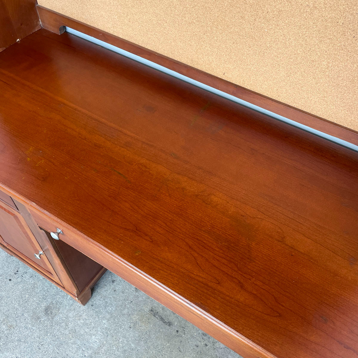 Thomasville Classic Study Desk with Hutch