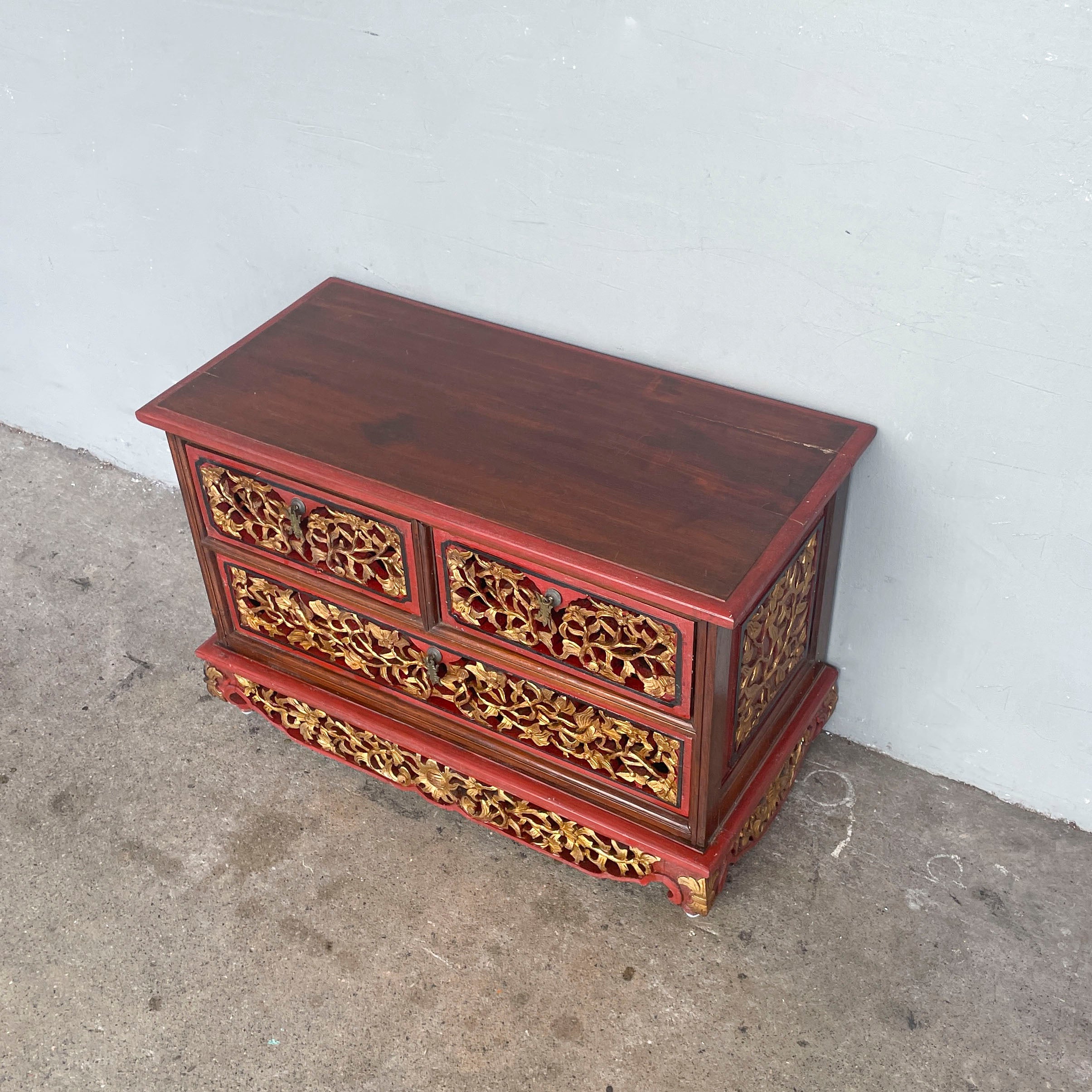 Red & Gold Gilt Straits Chinese Dresser