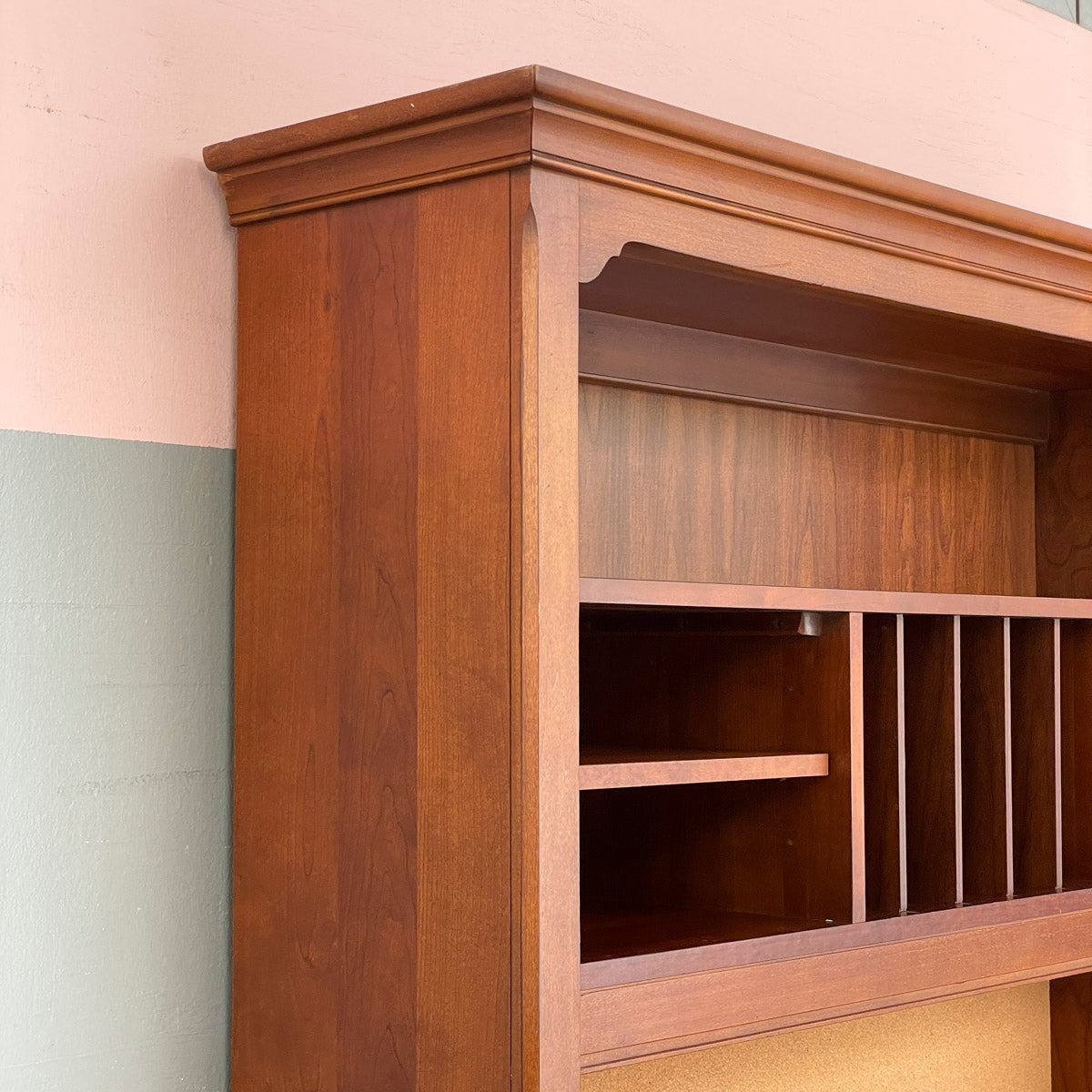 Thomasville Classic Study Desk with Hutch