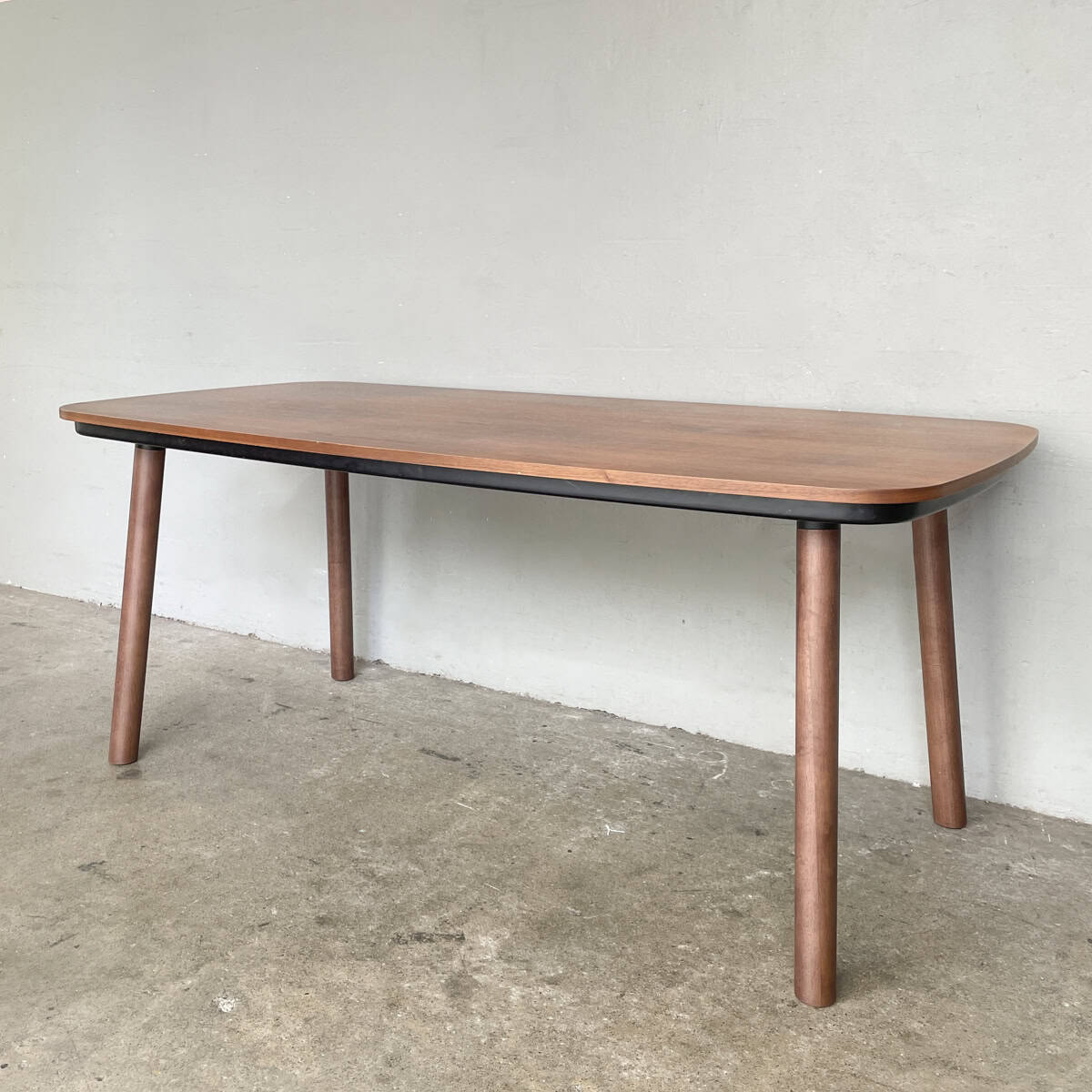 Castlery Strato Dining Table (180cm)