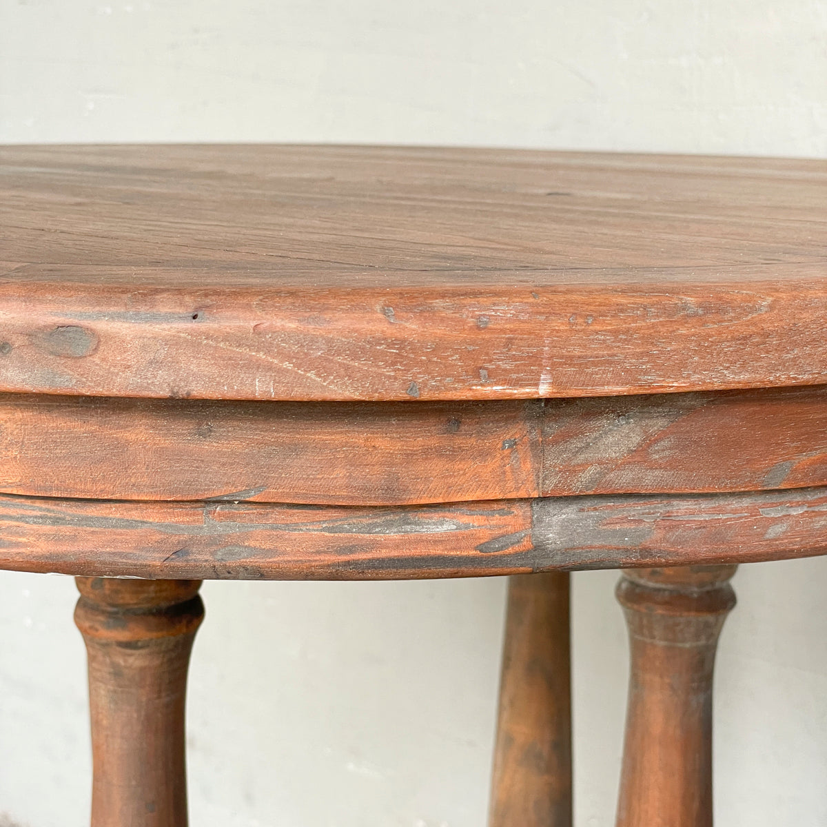 Round "Villa" Side Table - Cross Base