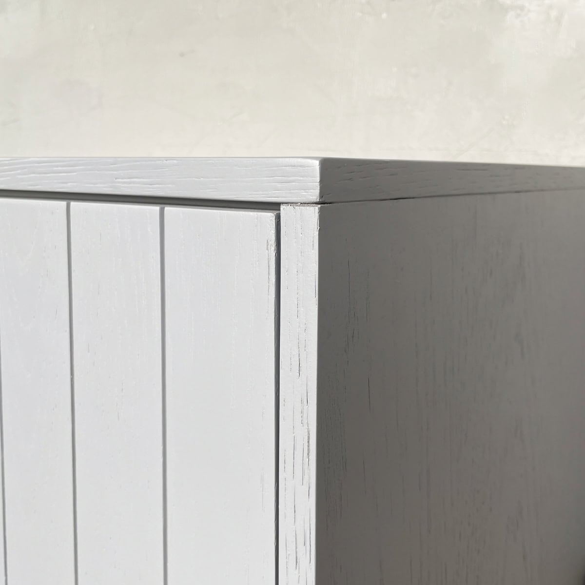 Grey Ribbed Glass TV Console