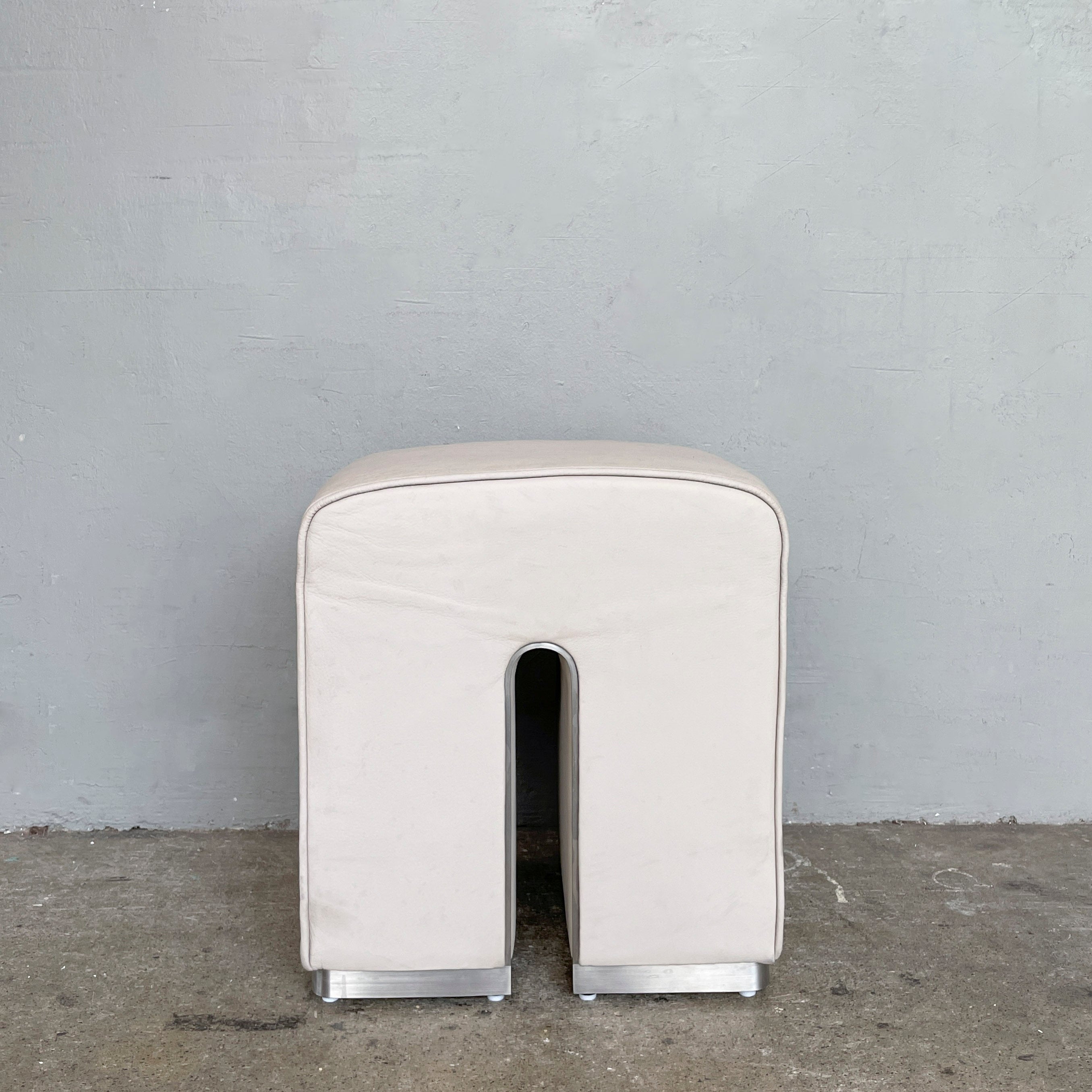 'n' Light Grey Leather Stool