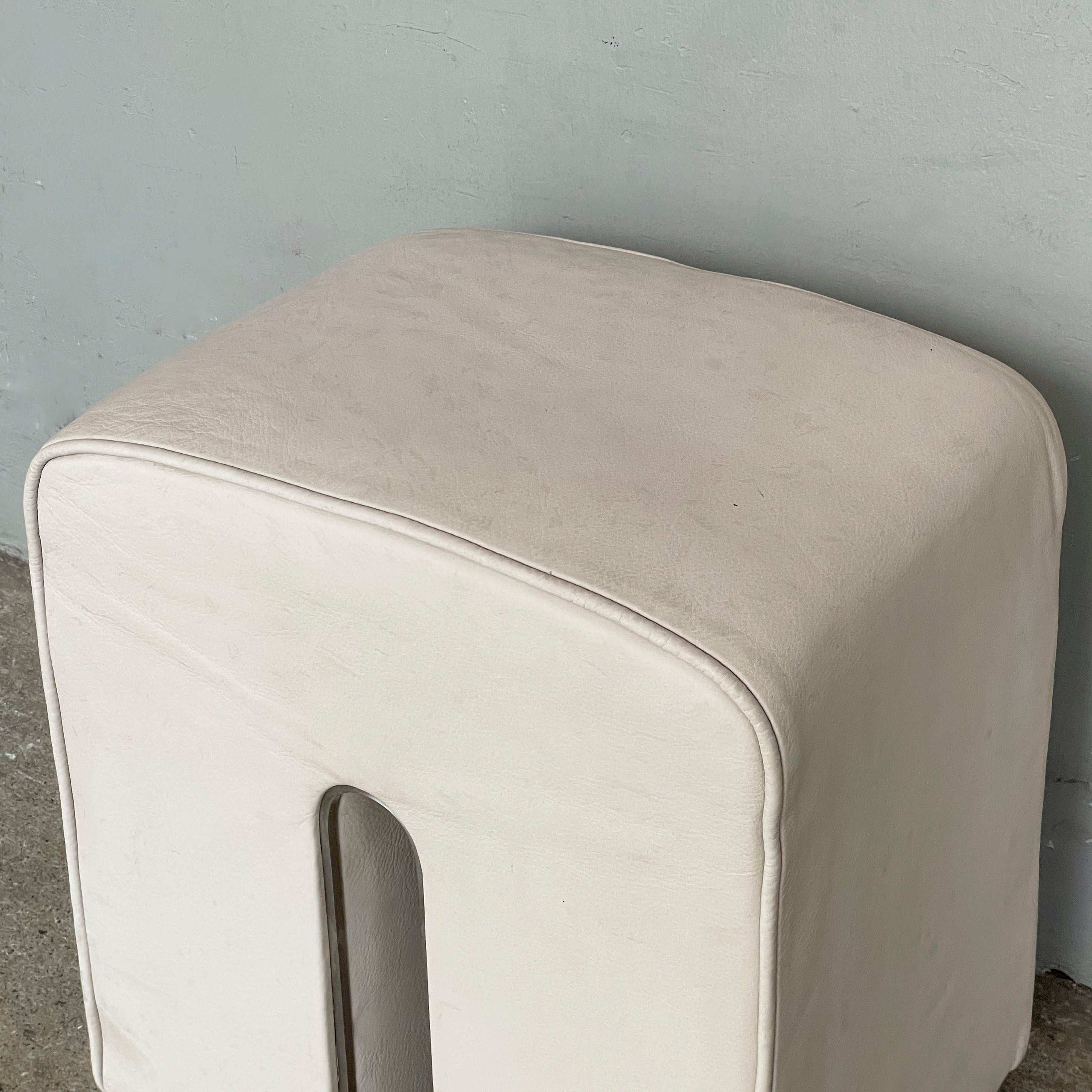 'n' Light Grey Leather Stool