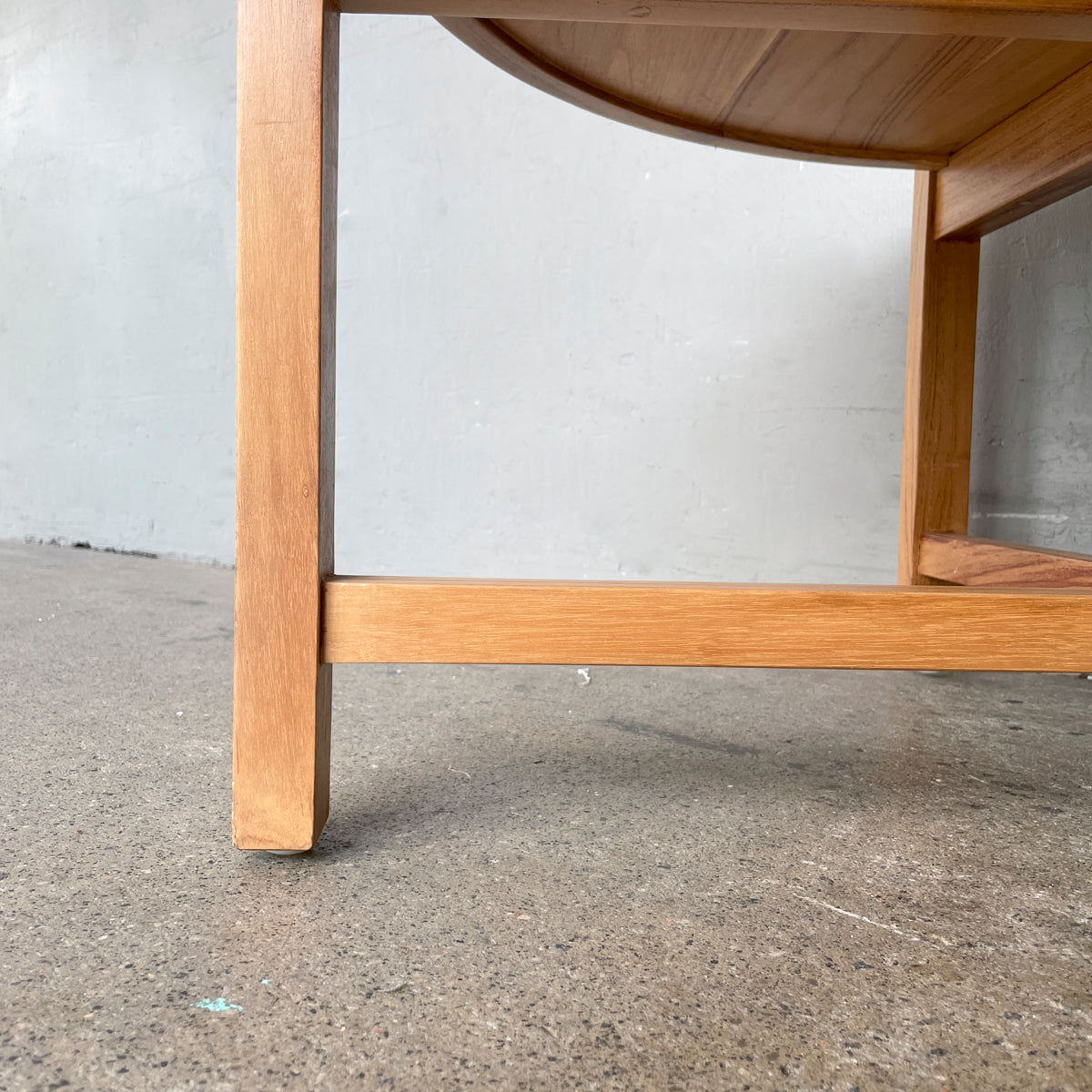 Round Tray-Top Solid Teak Coffee Table