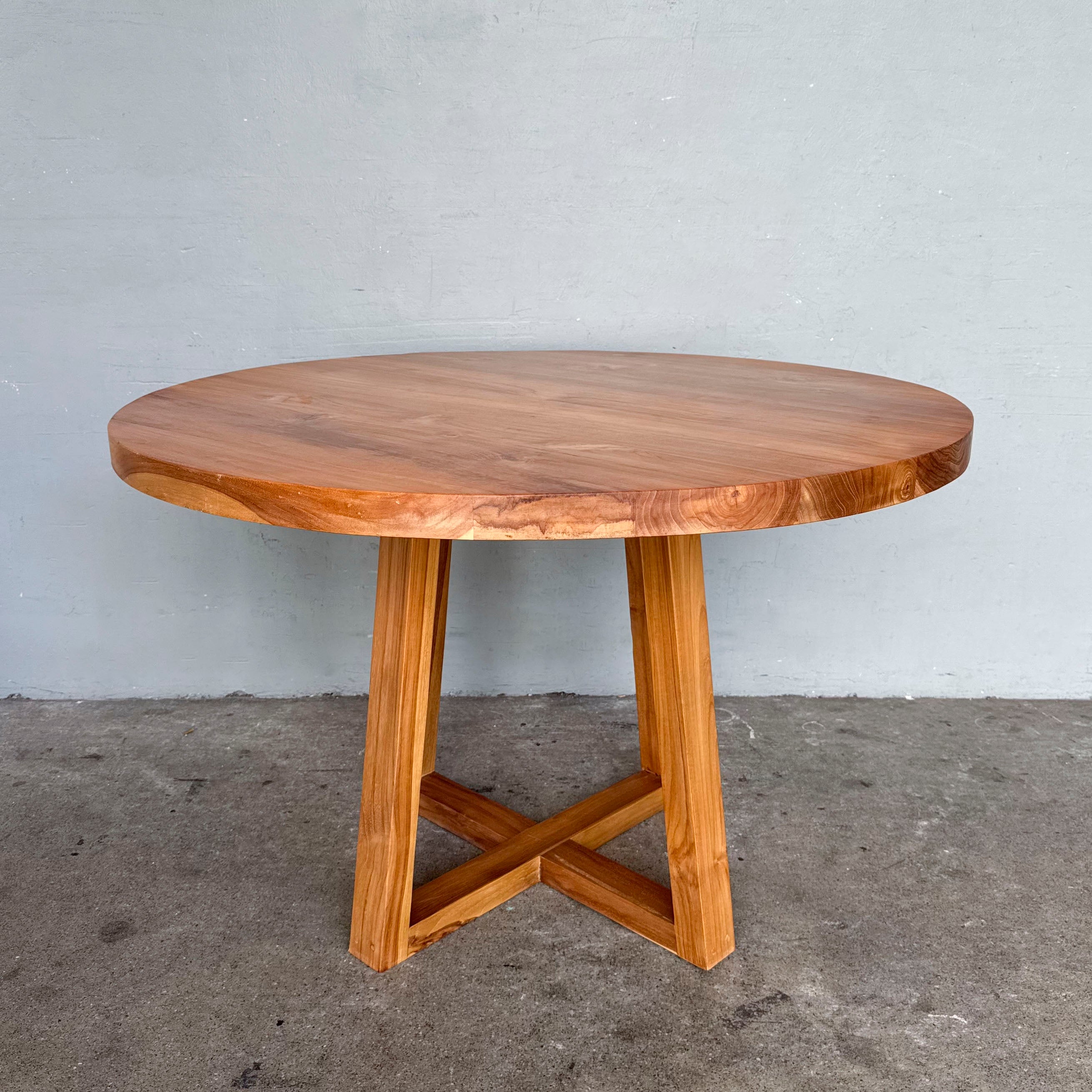 Round Cross-Base Teak Dining Table