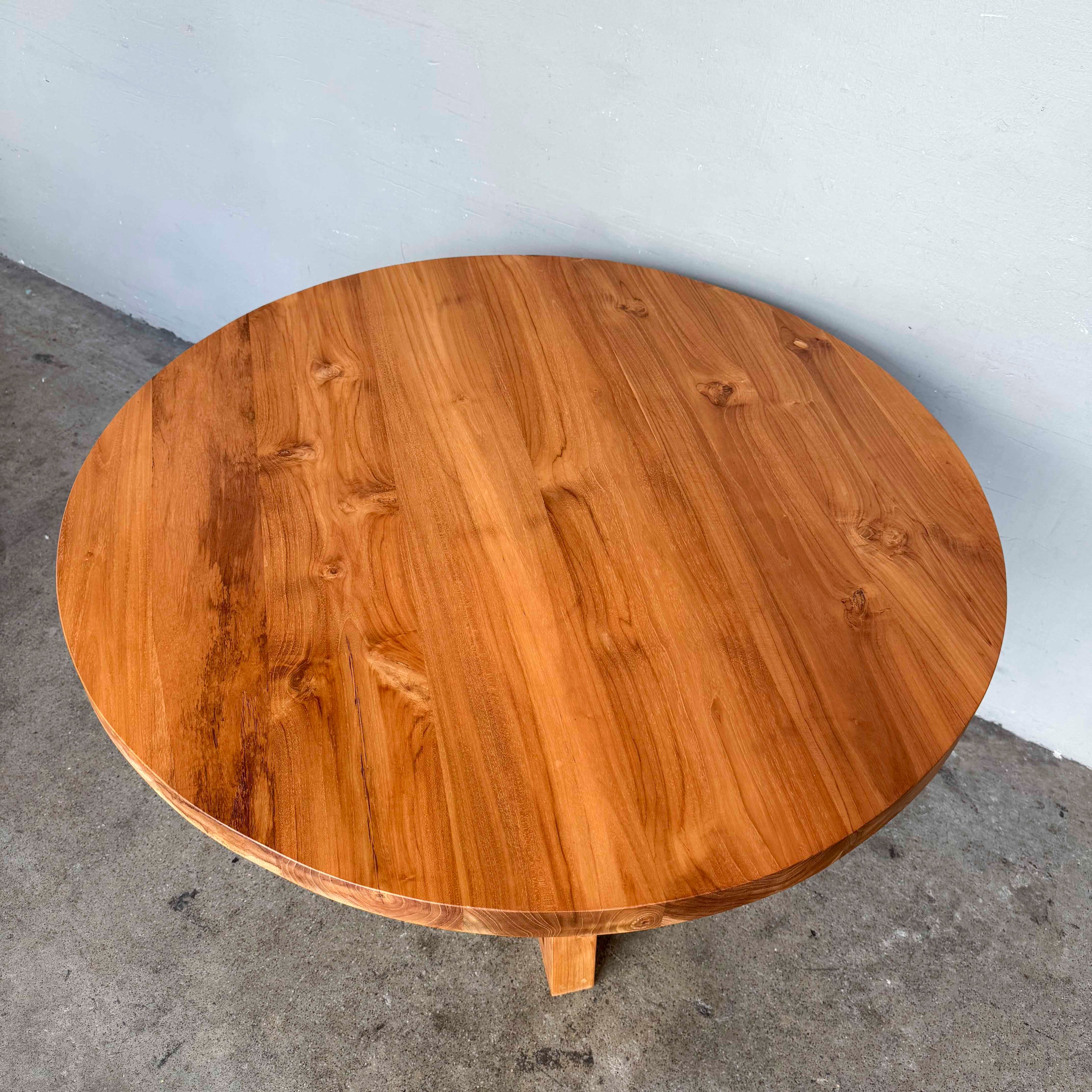 Round Cross-Base Teak Dining Table
