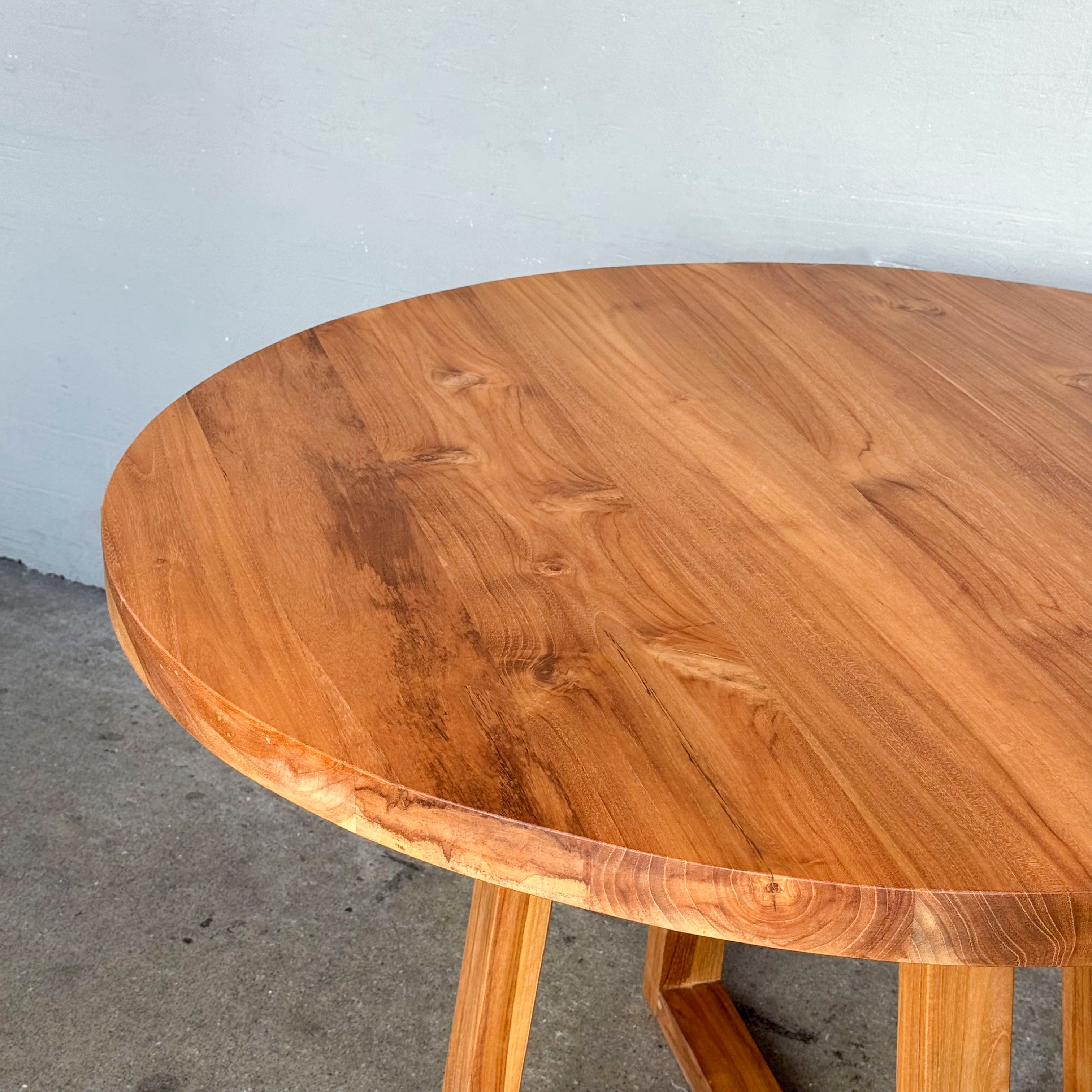 Round Cross-Base Teak Dining Table