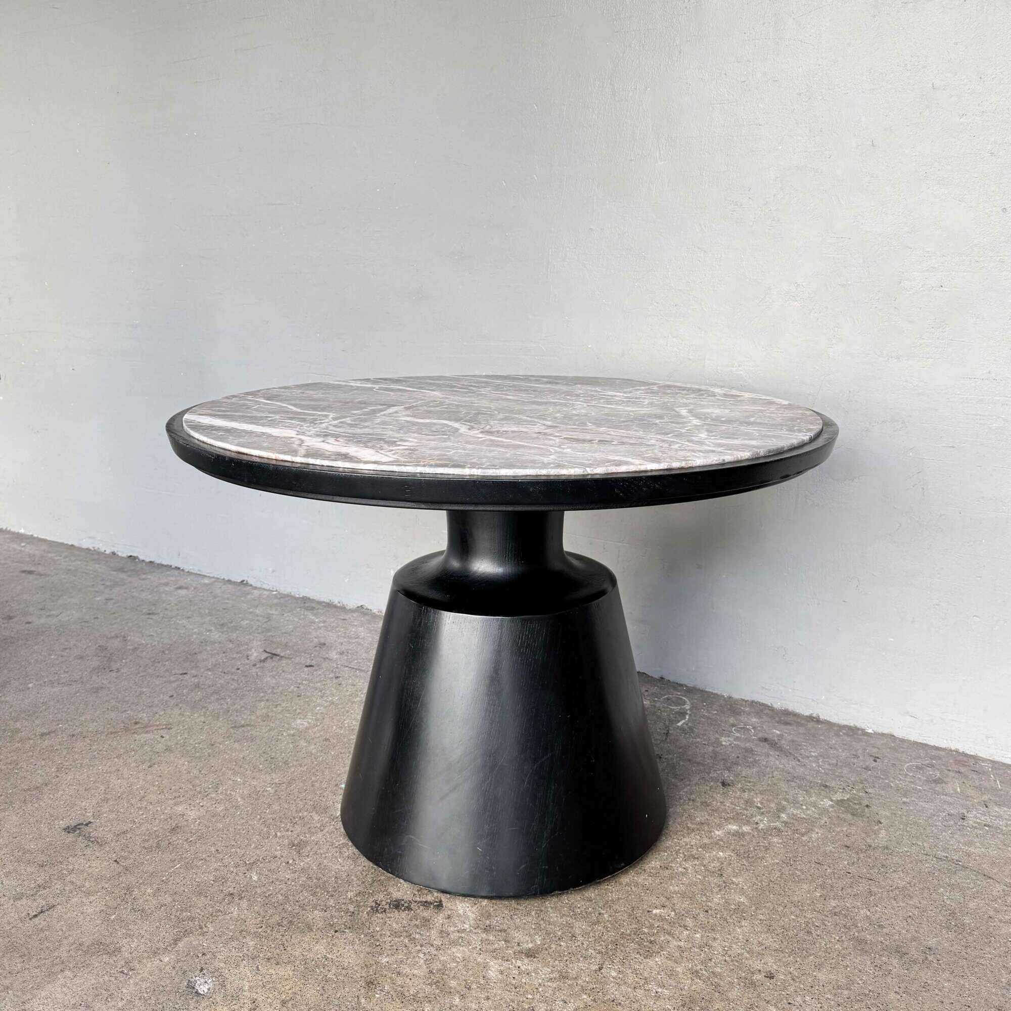 ø110cm Grey Marble Dining Table in Black