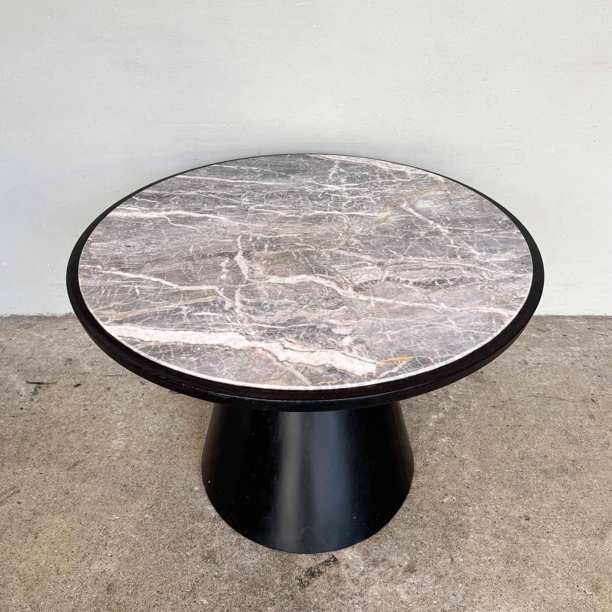 ø110cm Grey Marble Dining Table in Black