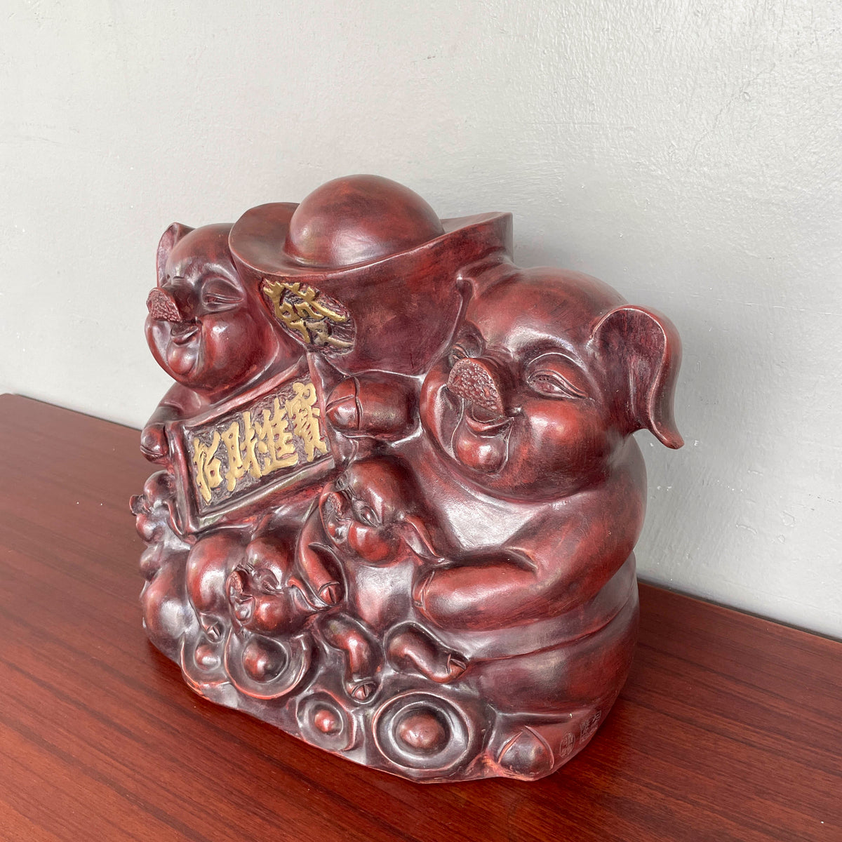 "招财进宝" Prosperity Pig Family Figurine