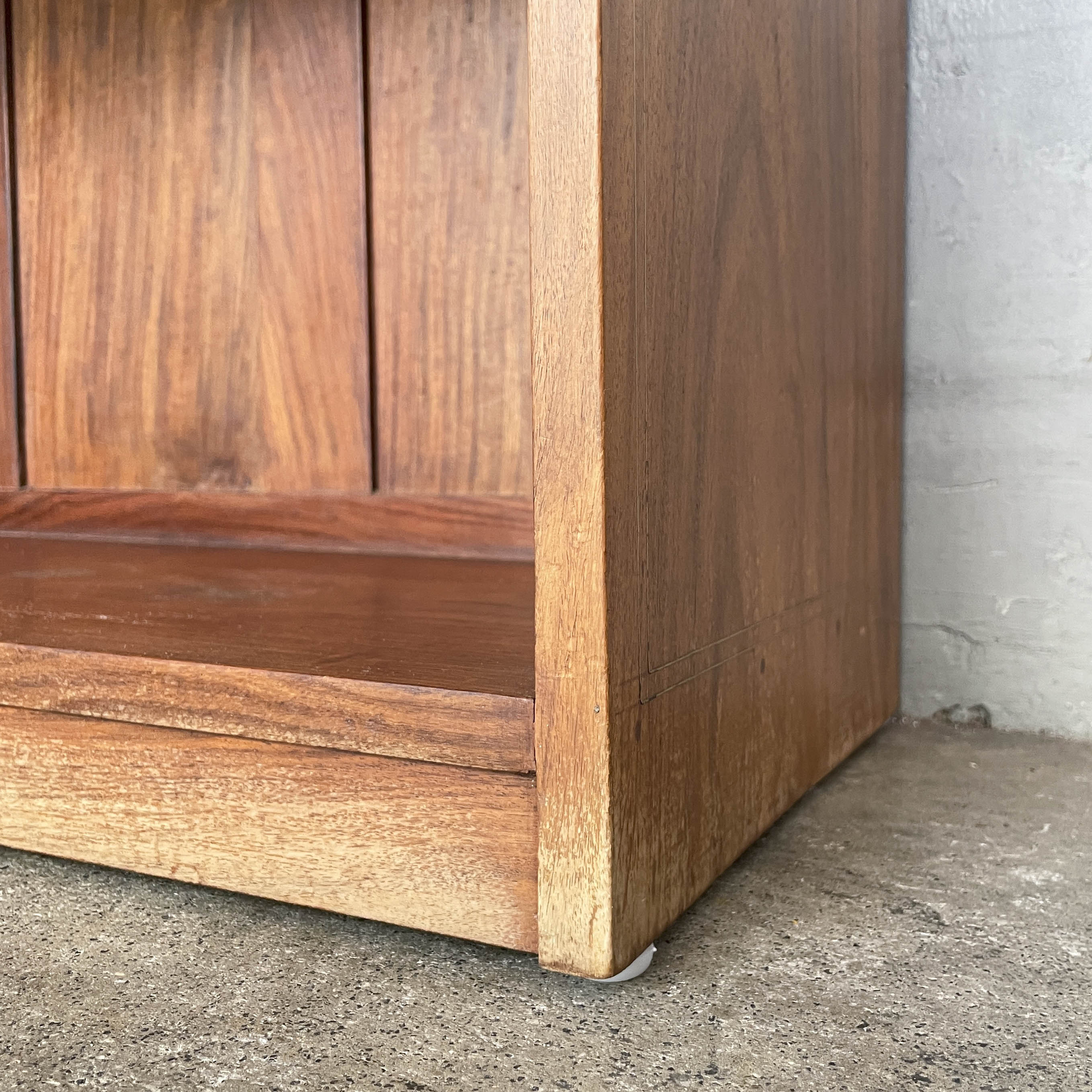 Indian Rosewood Shelving Unit with Brass Inlay