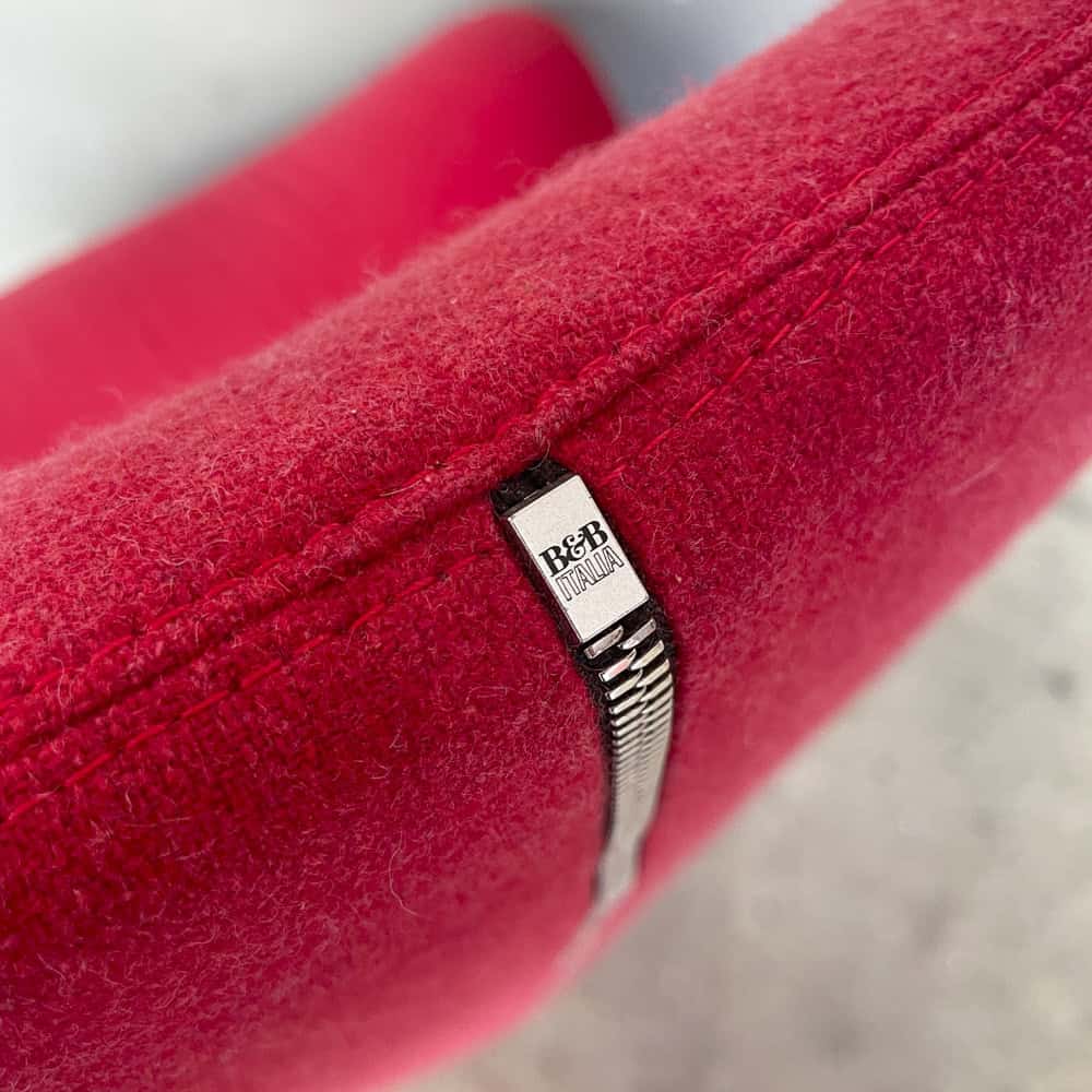 B&B Grande Papilio Swivel Chair in Red