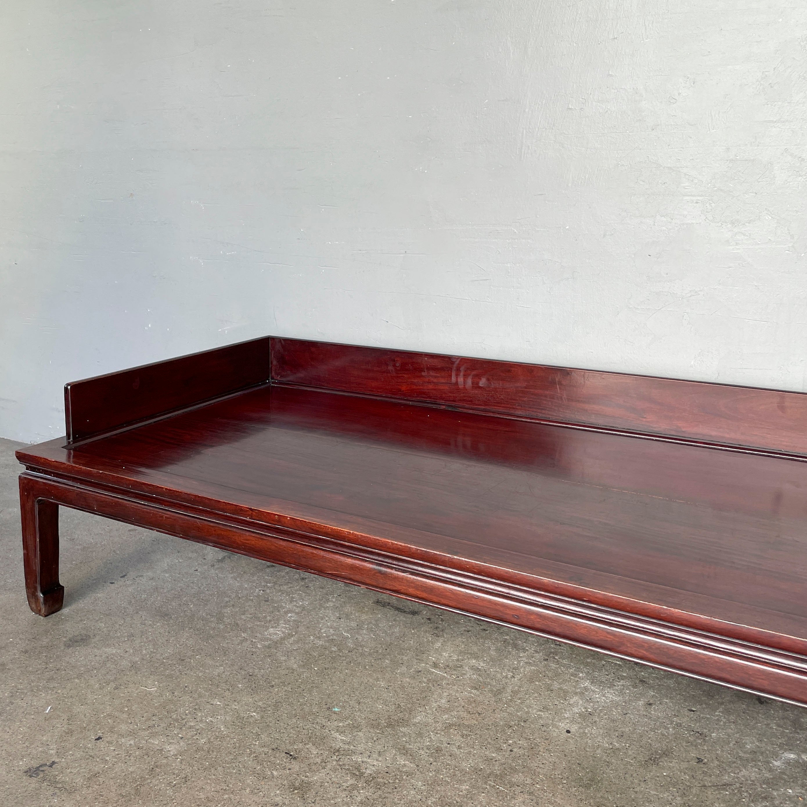 Rosewood Raised-Edge Daybed