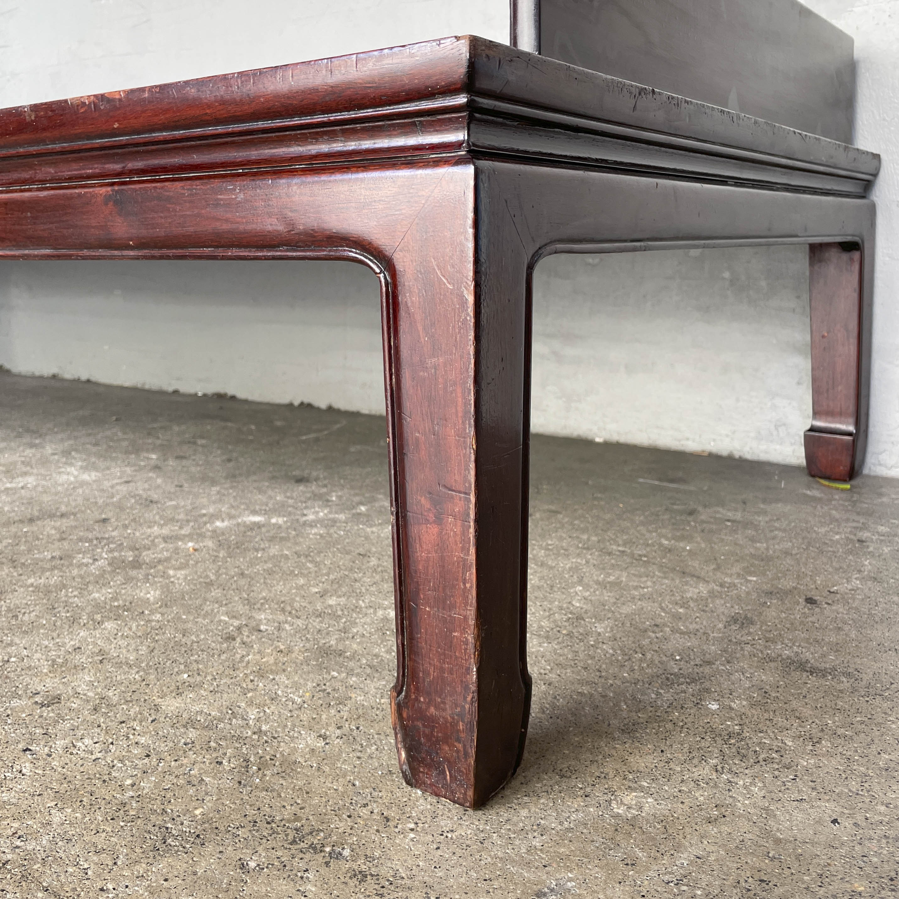 Rosewood Raised-Edge Daybed