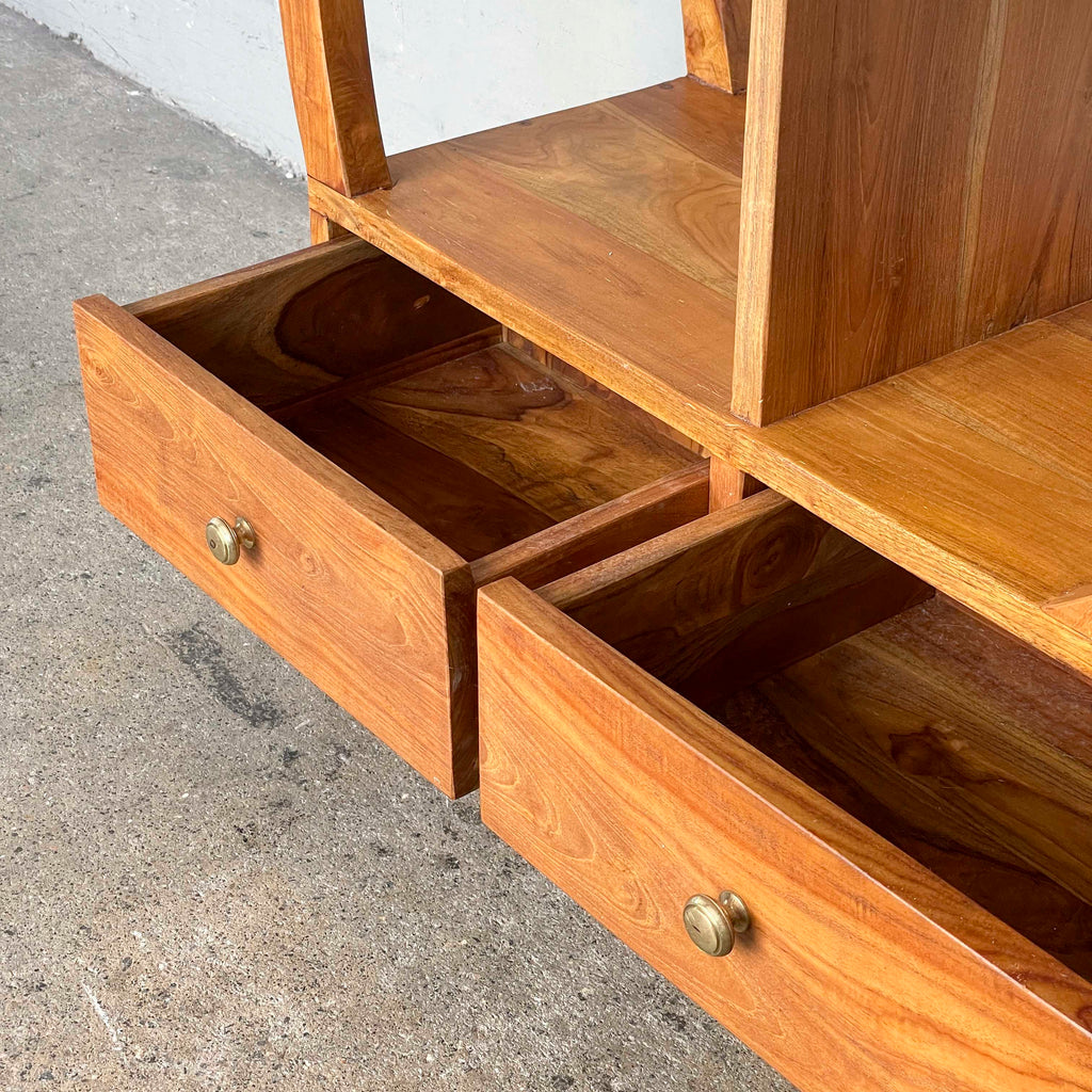 Leaf-Shaped Open Shelf