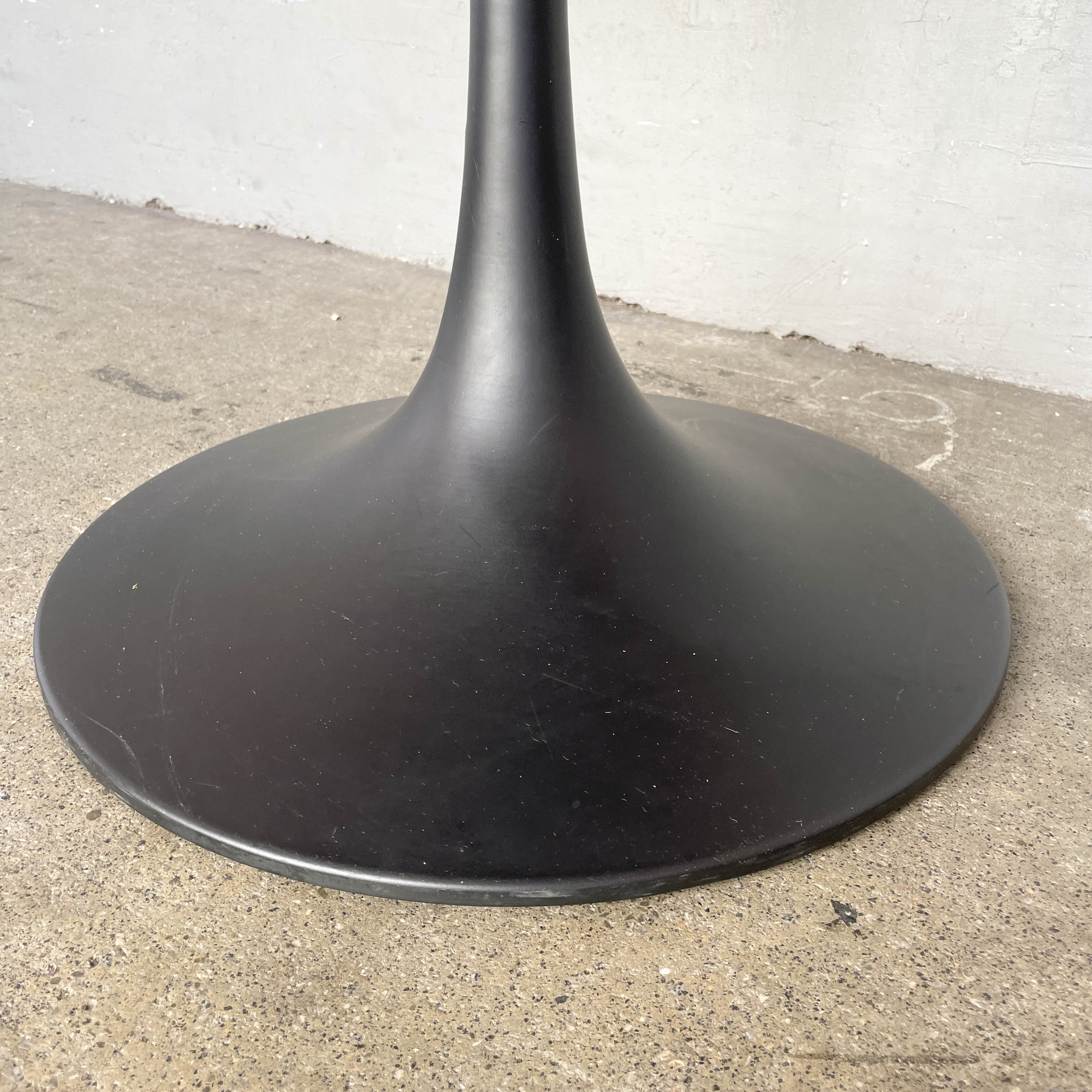Round Wooden Tulip Table