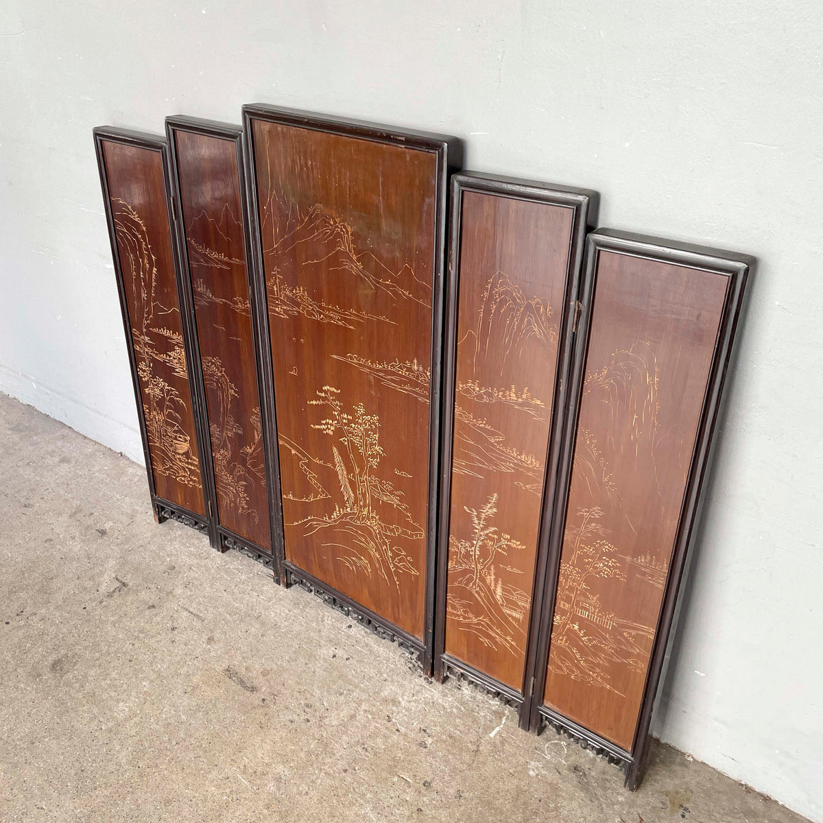 Folding Screen of "Ladies at Work & Leisure" in Carved Stone