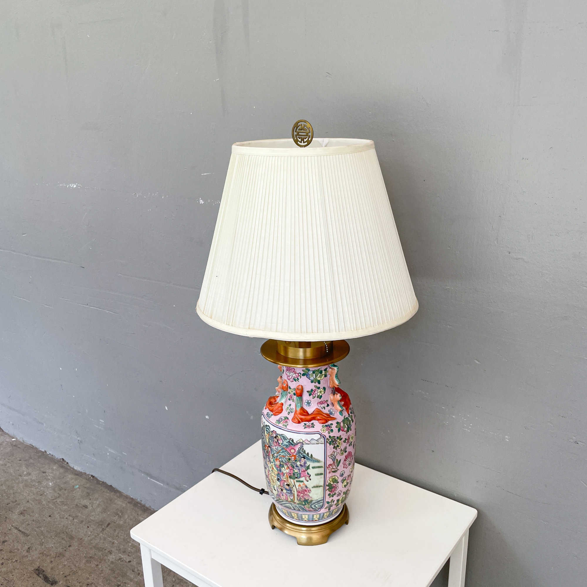 Famille Rose Oriental Table Lamp