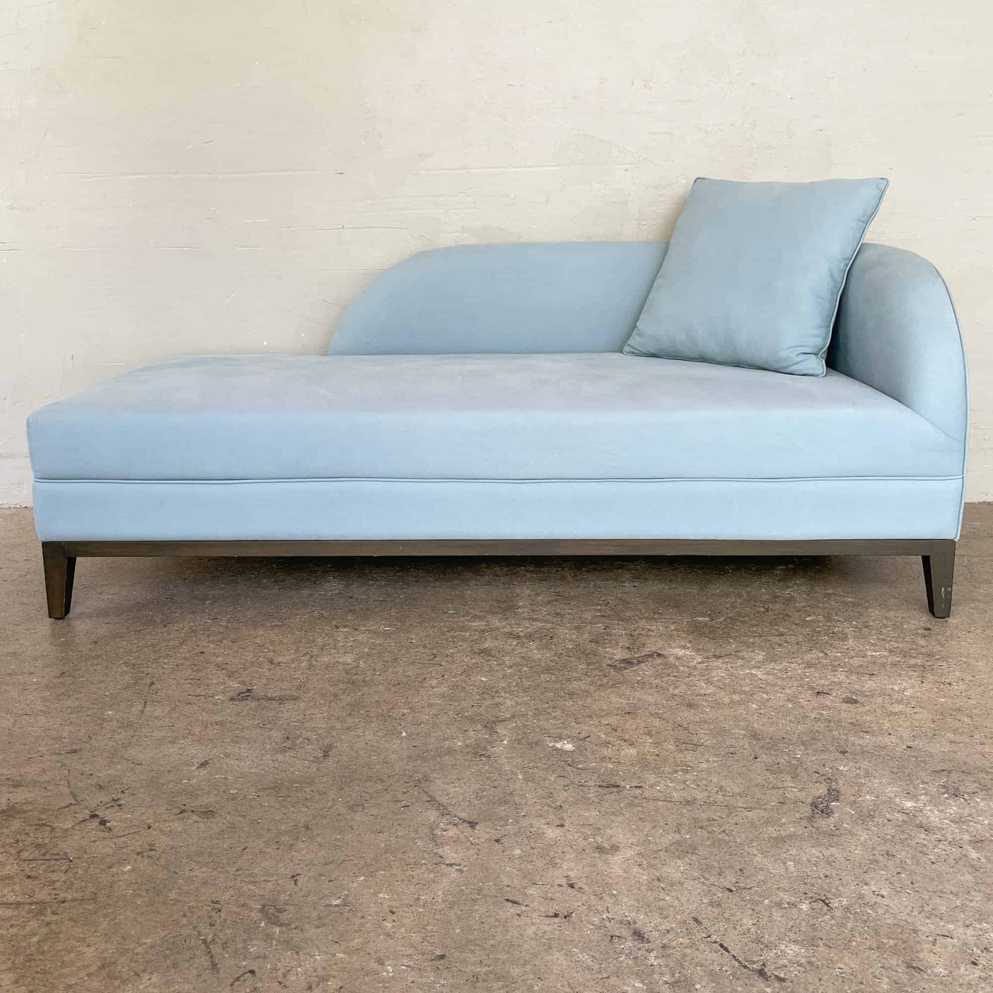 Light blue store chaise lounge